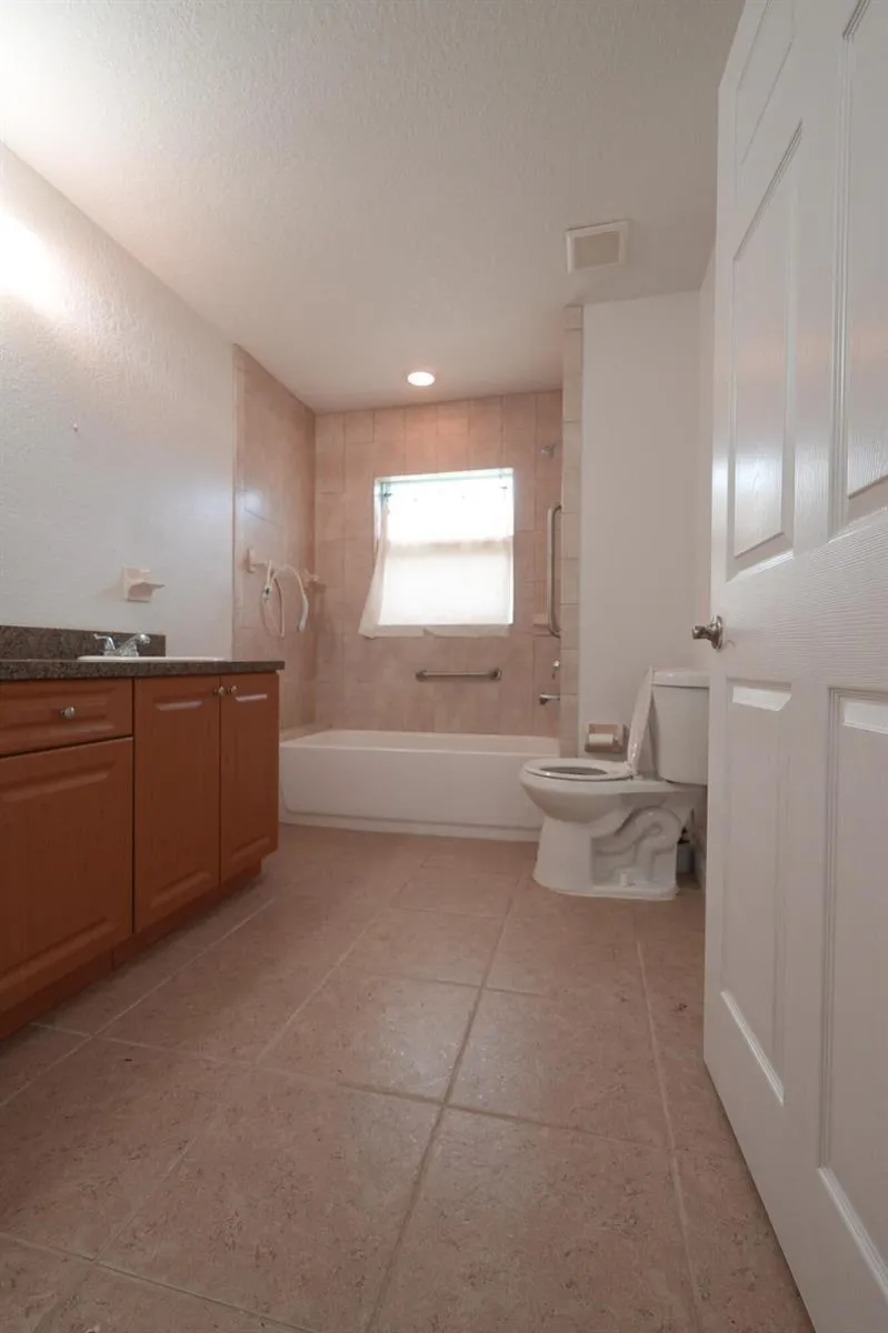 710 23rd Street Fort Pierce, FL 34950
