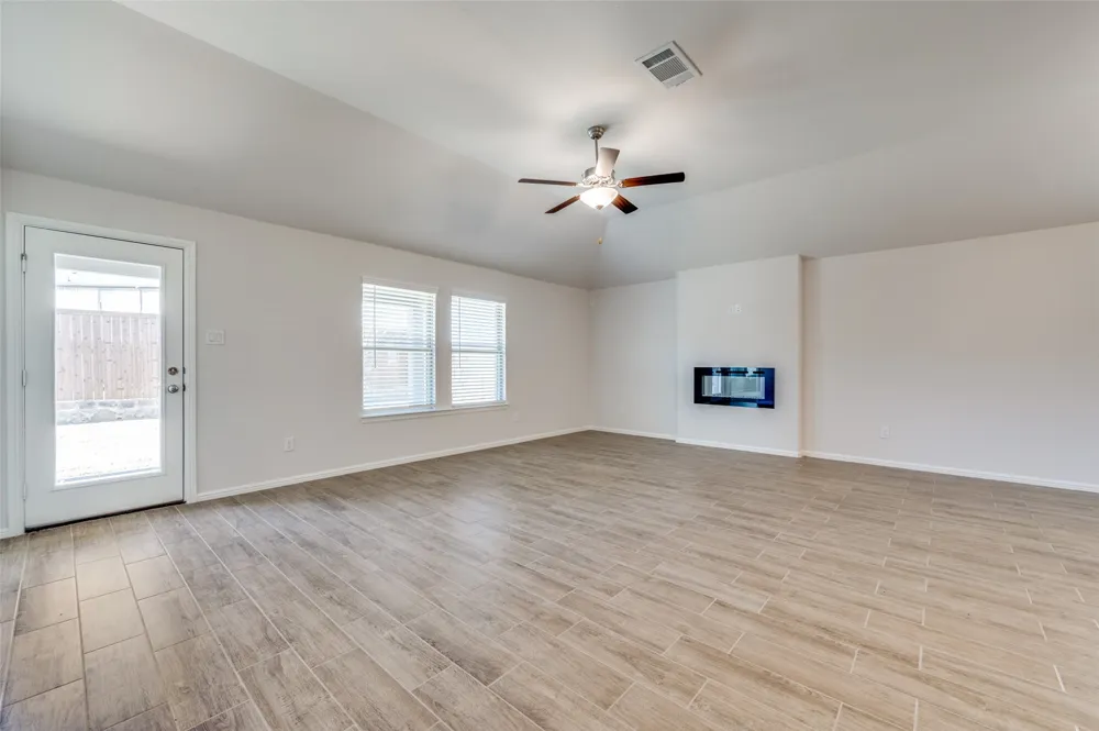 6445 Auburn Dale Road Pilot Point, TX 76258