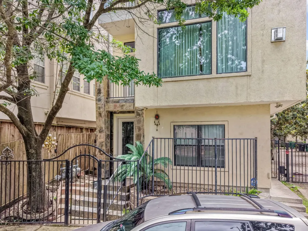 1914 Woodbury Street Houston, TX 77030