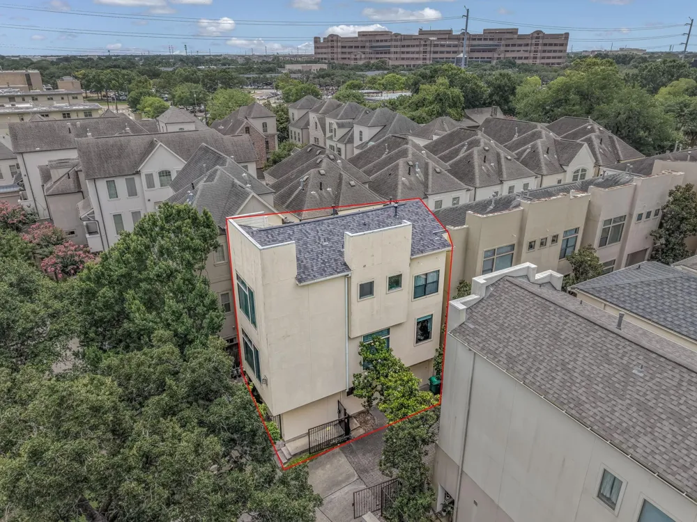 1914 Woodbury Street Houston, TX 77030