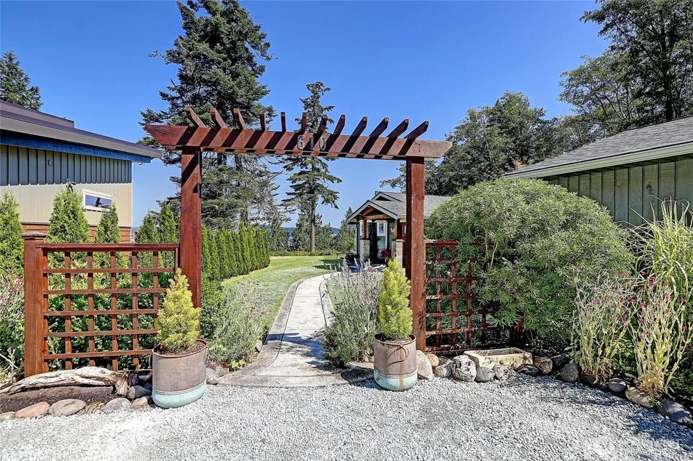610 Maple Heights Road Camano Island, WA 98282