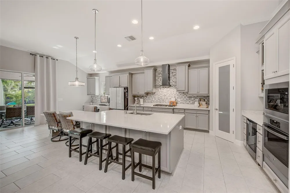 6916 NEOPOLITAN COURT Apollo Beach, FL 33572