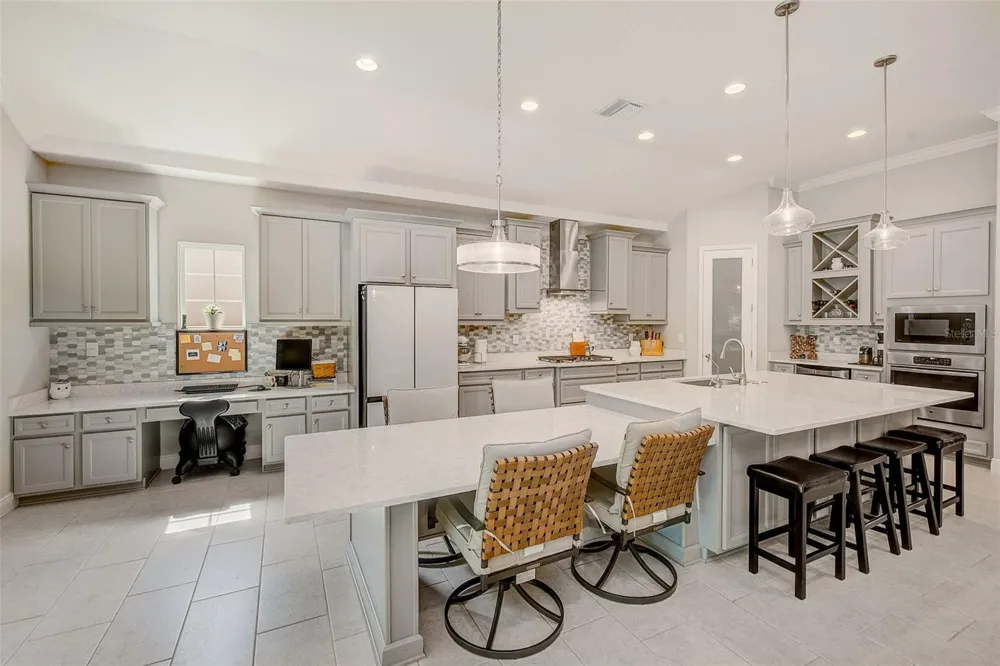 6916 NEOPOLITAN COURT Apollo Beach, FL 33572