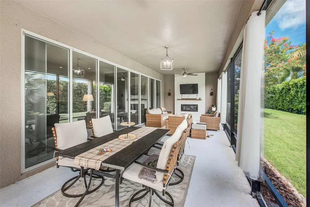 6916 NEOPOLITAN COURT Apollo Beach, FL 33572