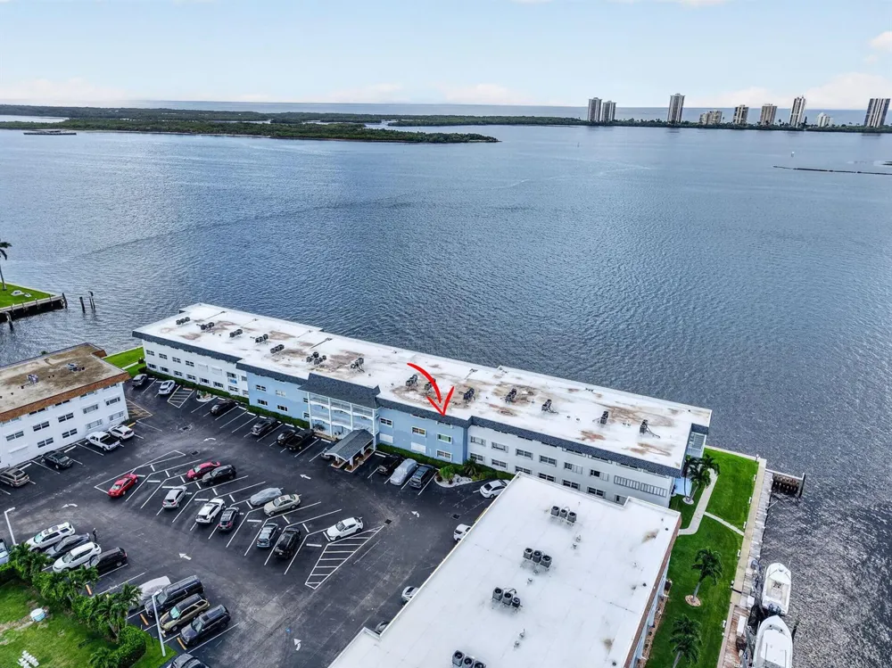100 SHORE COURT #311 North Palm Beach, FL 33408