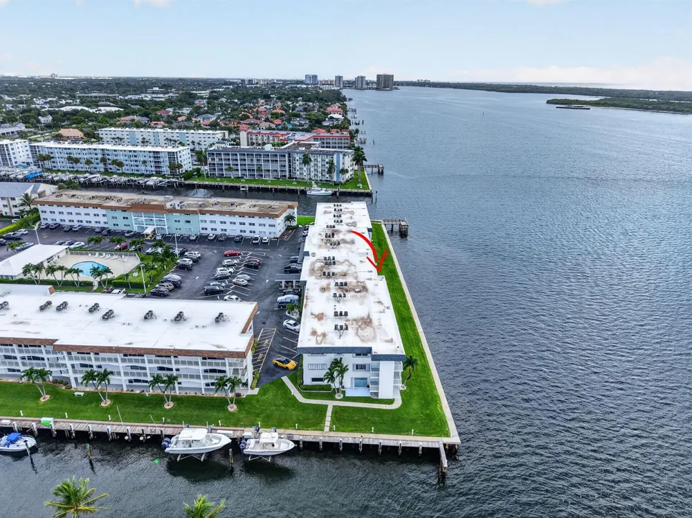 100 SHORE COURT #311 North Palm Beach, FL 33408