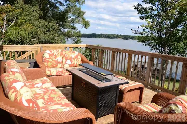 1475 Riverview Circle Fort Lawn, SC 29714
