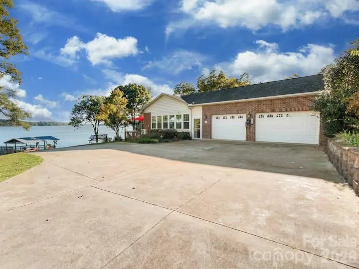 1475 Riverview Circle Fort Lawn, SC 29714