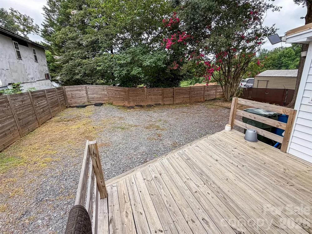 29 10th Street SE Hickory, NC 28602