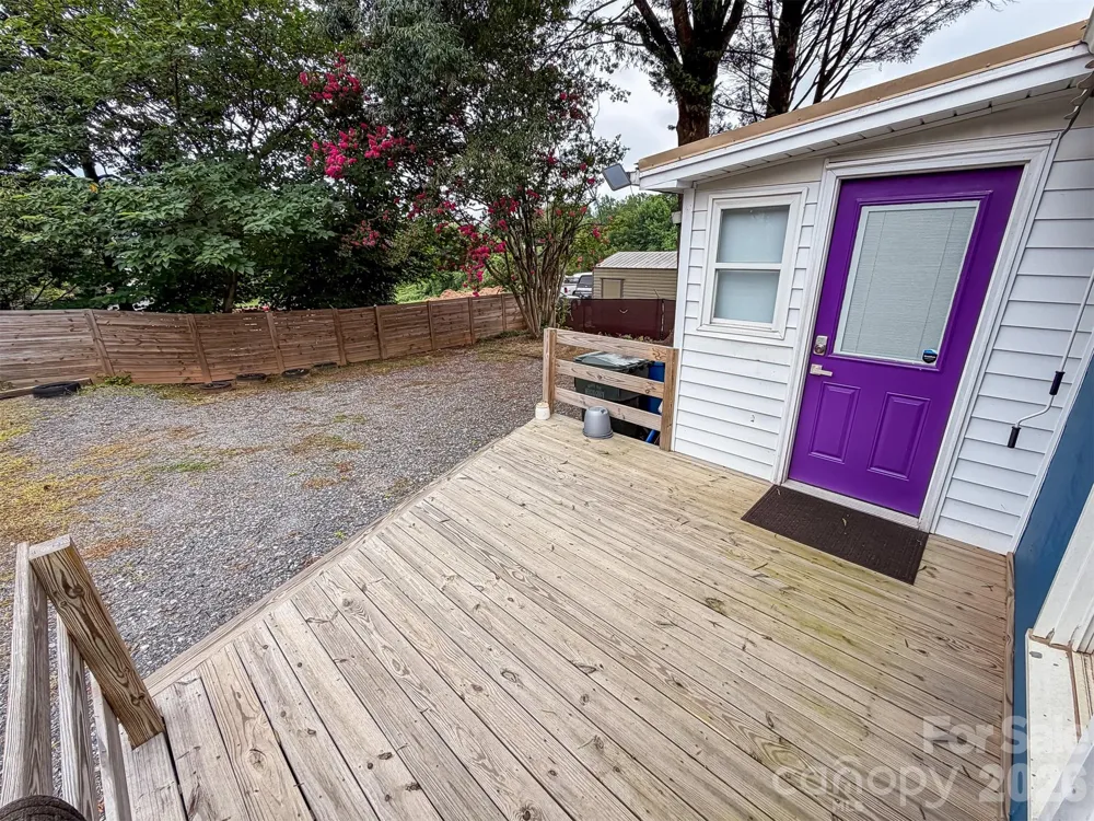 29 10th Street SE Hickory, NC 28602