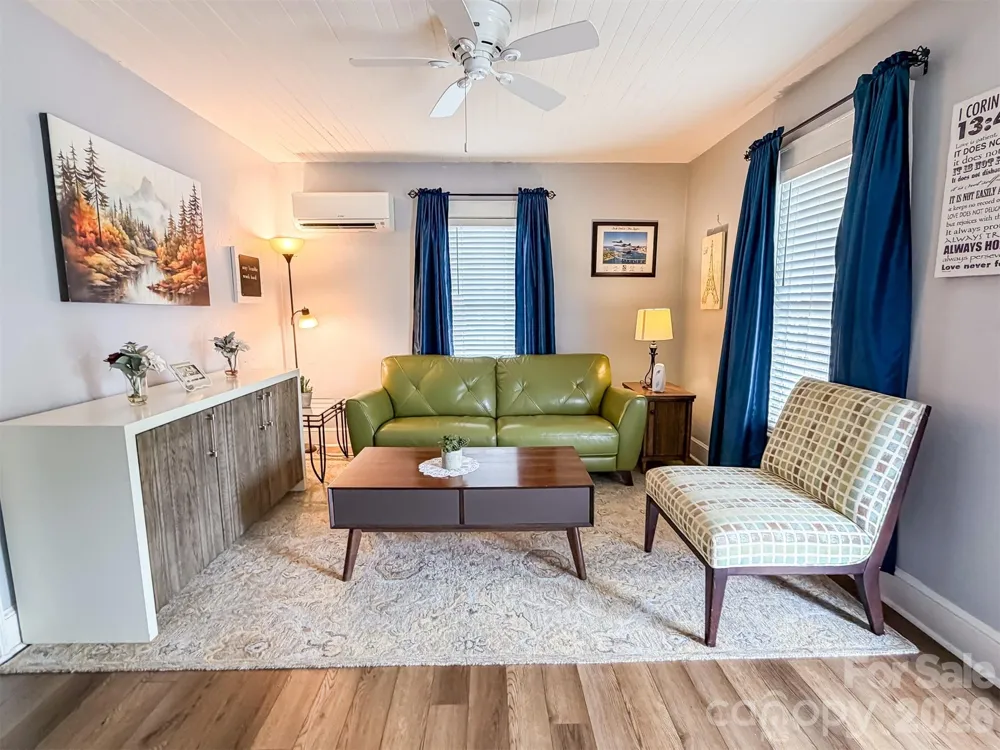 29 10th Street SE Hickory, NC 28602