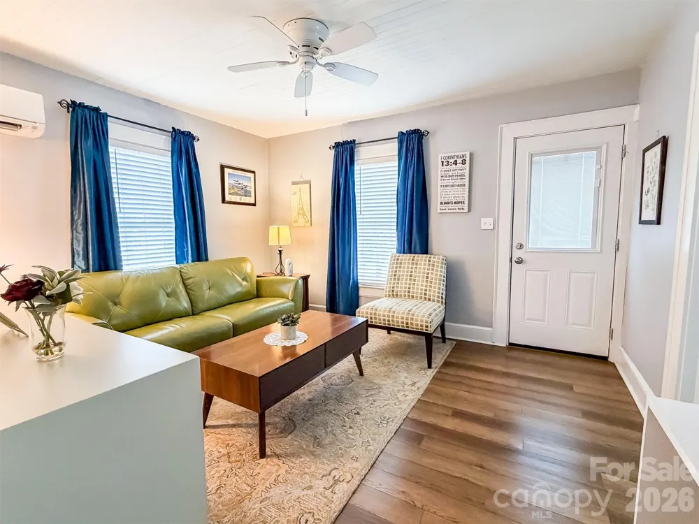 29 10th Street SE Hickory, NC 28602