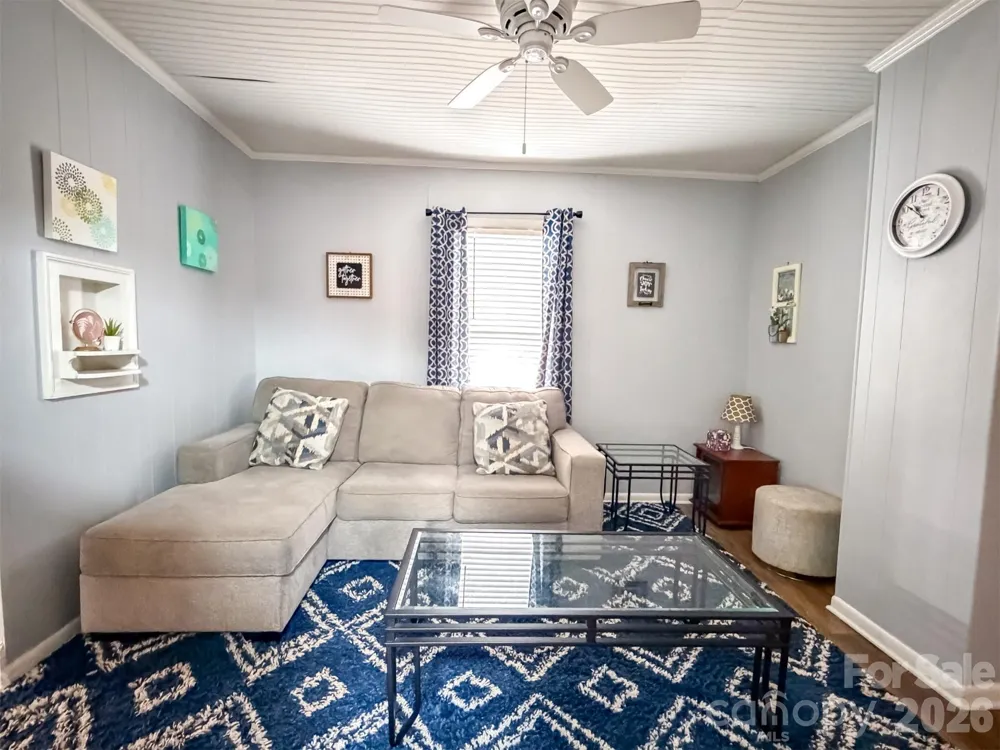 29 10th Street SE Hickory, NC 28602