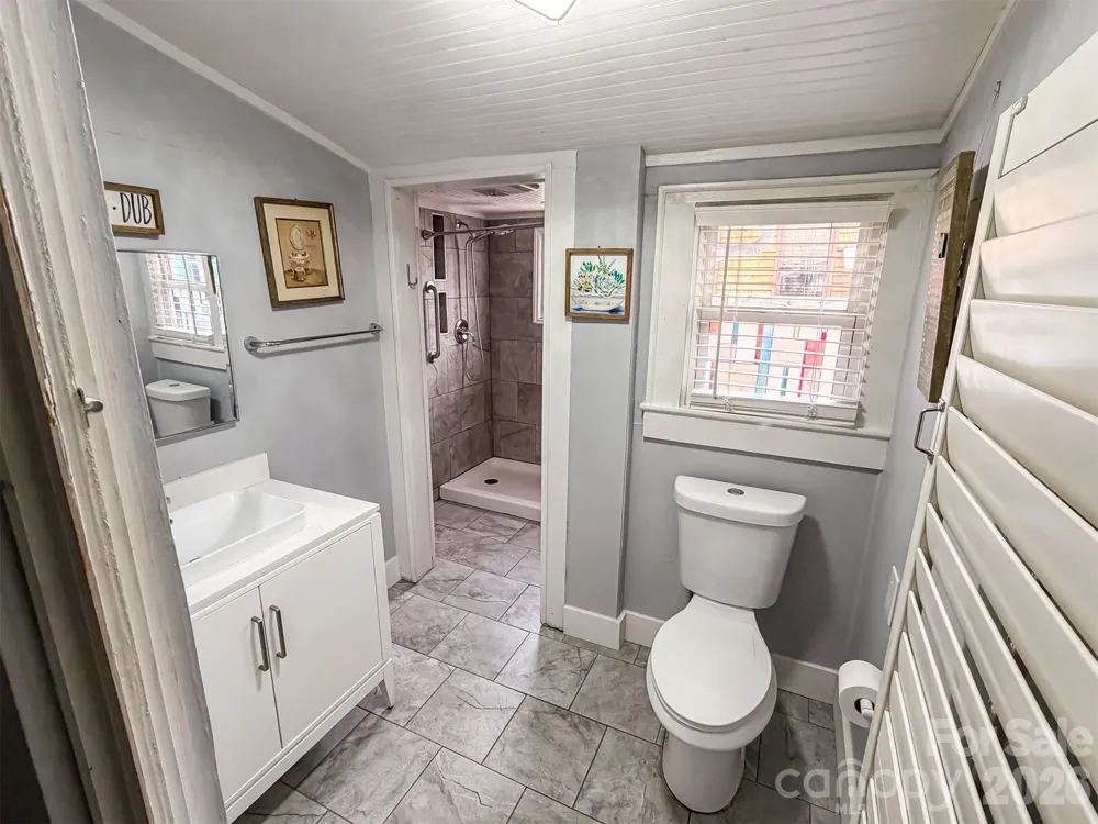 29 10th Street SE Hickory, NC 28602