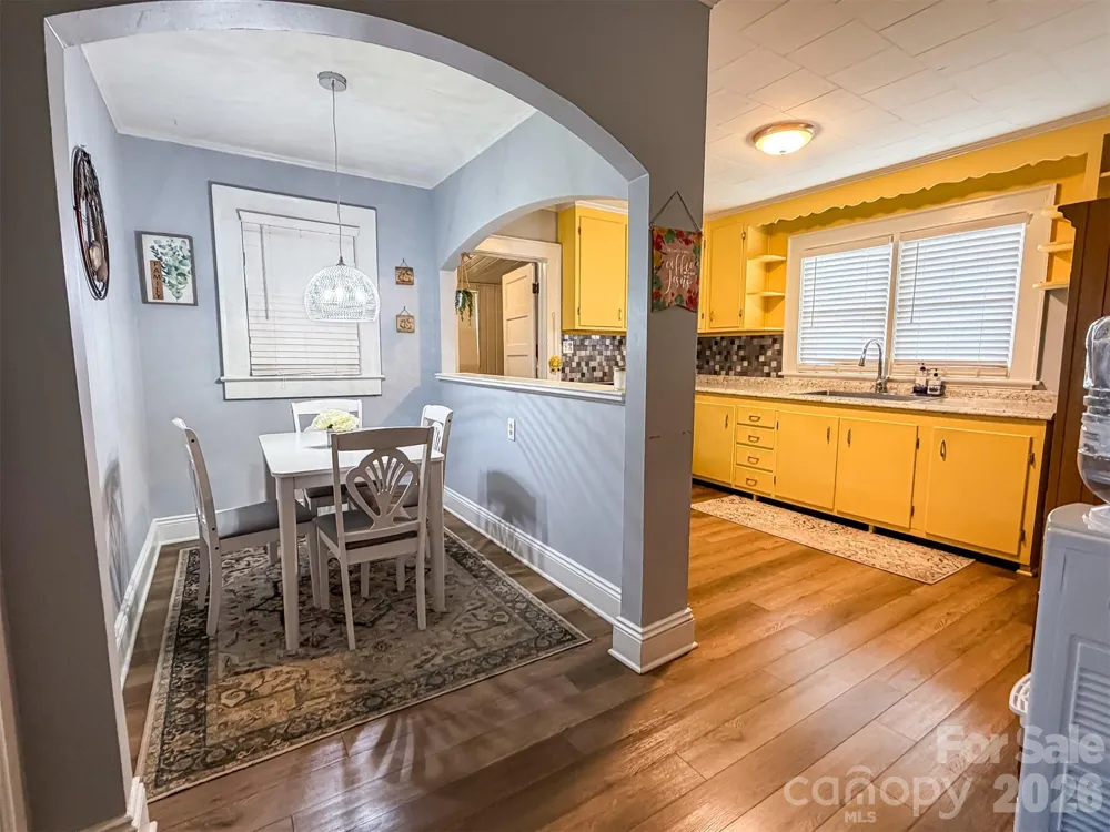 29 10th Street SE Hickory, NC 28602