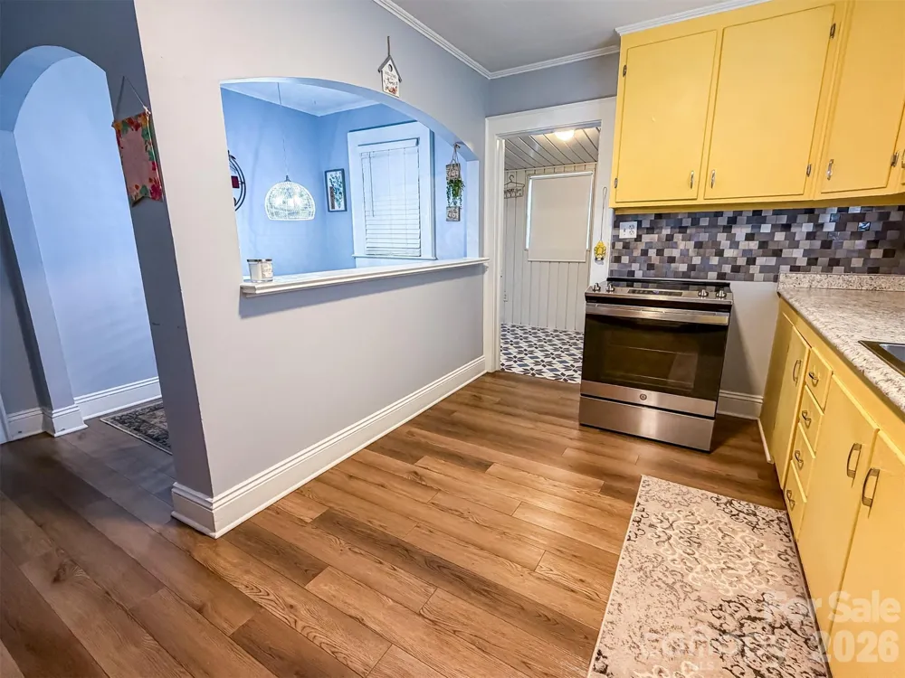 29 10th Street SE Hickory, NC 28602