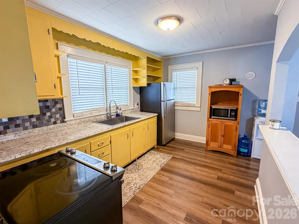 29 10th Street SE Hickory, NC 28602