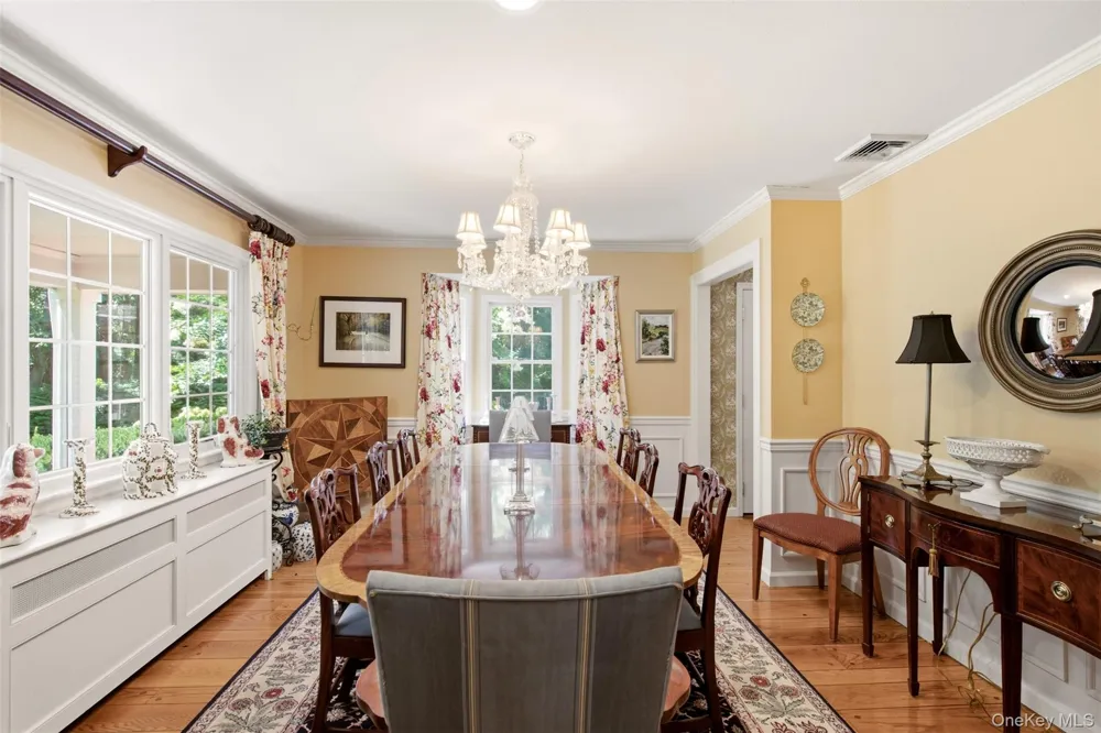 7 Private Road Huntington, NY 11743