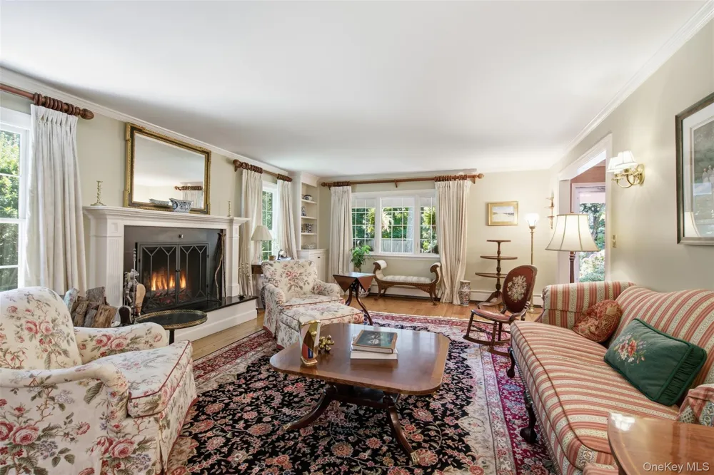 7 Private Road Huntington, NY 11743