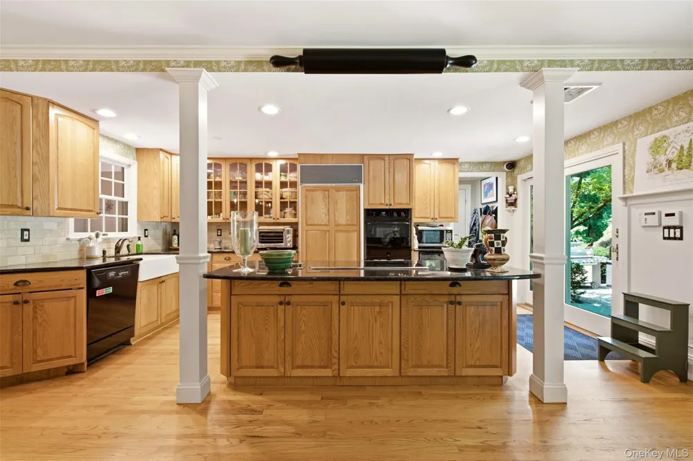 7 Private Road Huntington, NY 11743