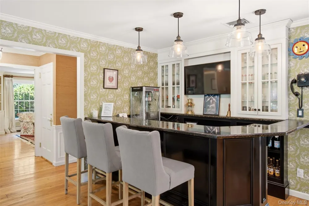 7 Private Road Huntington, NY 11743