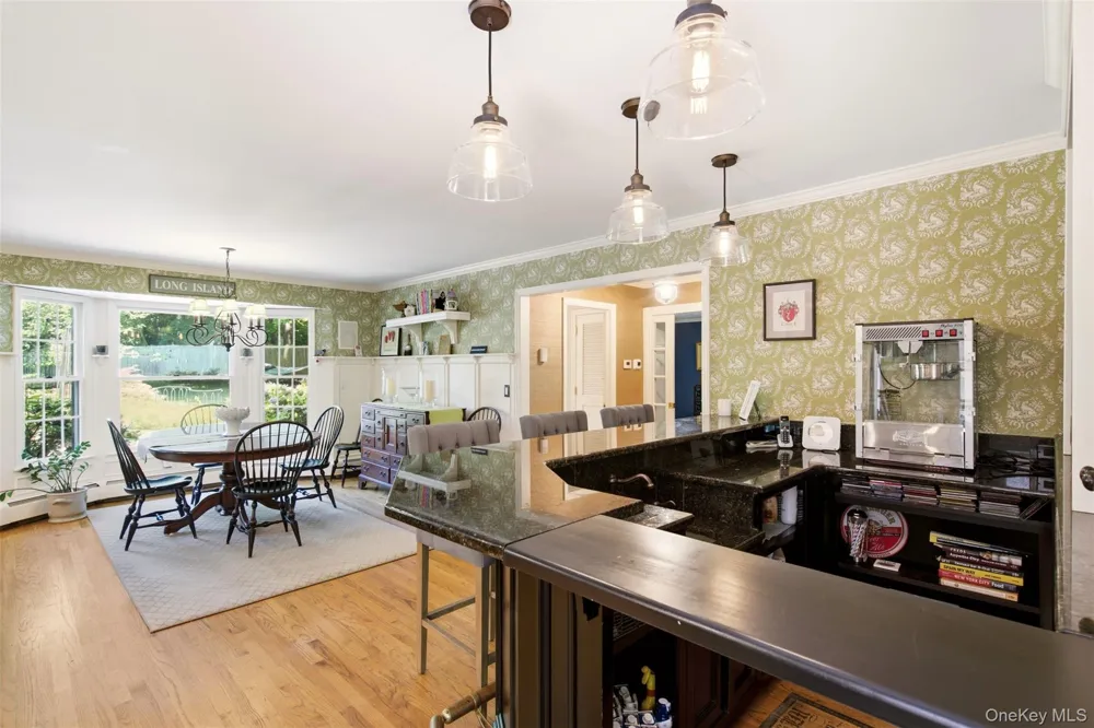 7 Private Road Huntington, NY 11743
