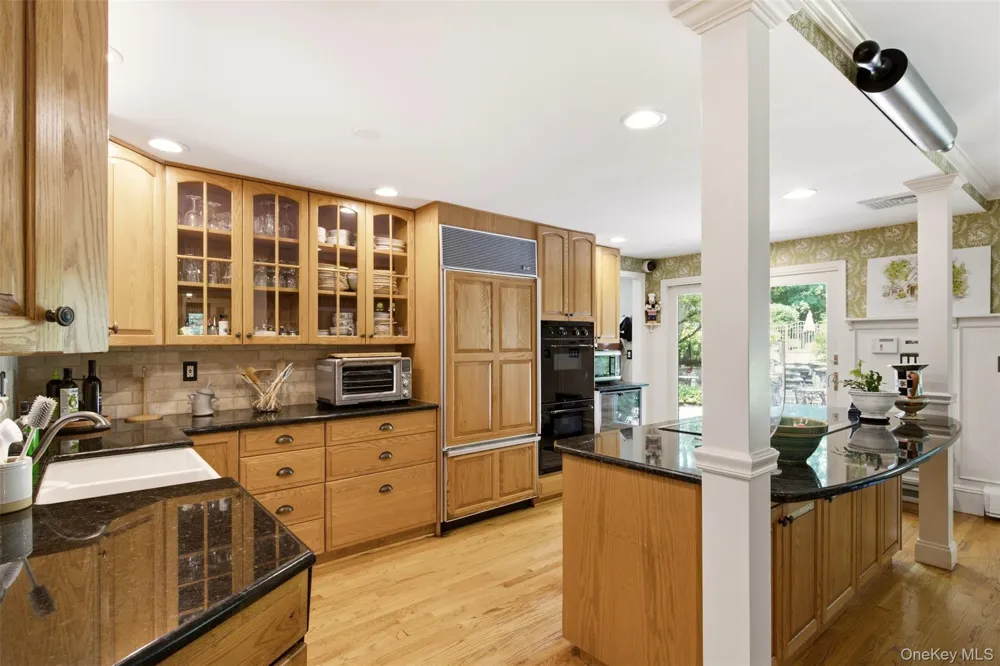 7 Private Road Huntington, NY 11743