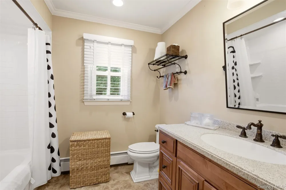 7 Private Road Huntington, NY 11743