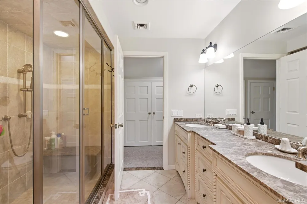 7 Private Road Huntington, NY 11743