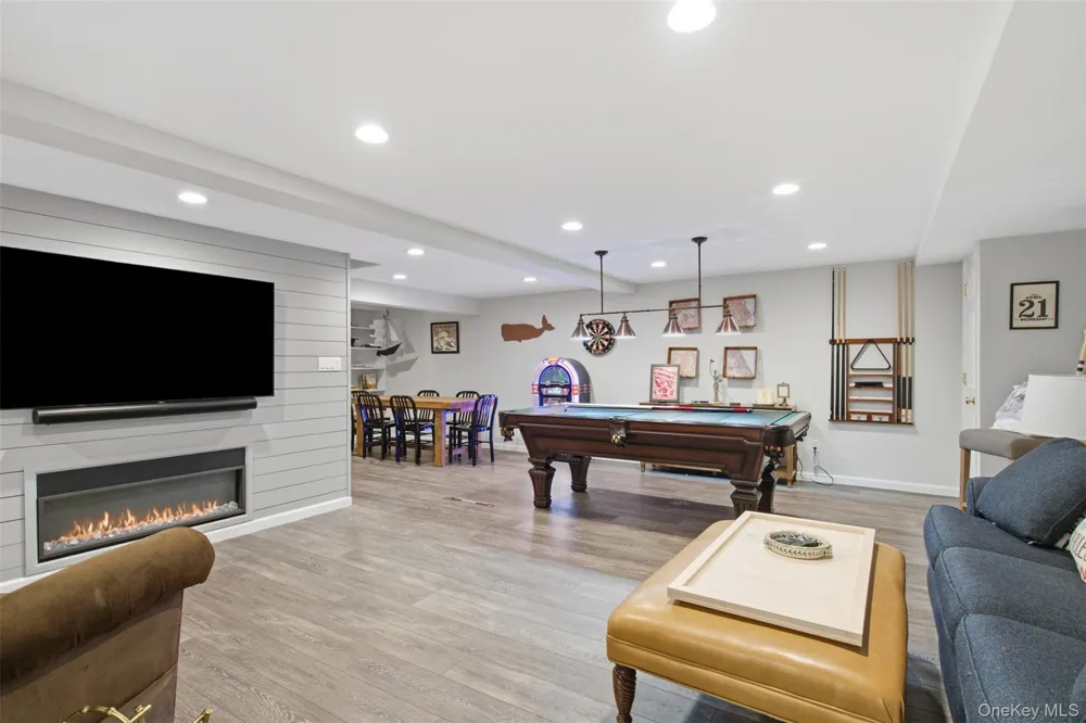 7 Private Road Huntington, NY 11743