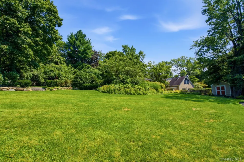 7 Private Road Huntington, NY 11743