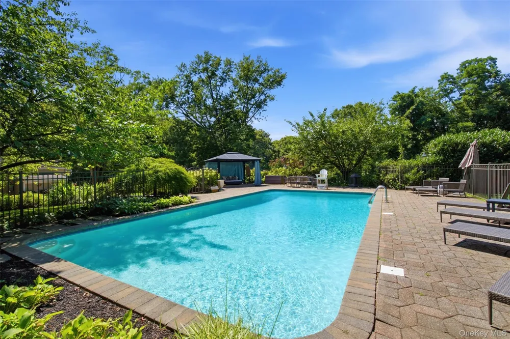 7 Private Road Huntington, NY 11743