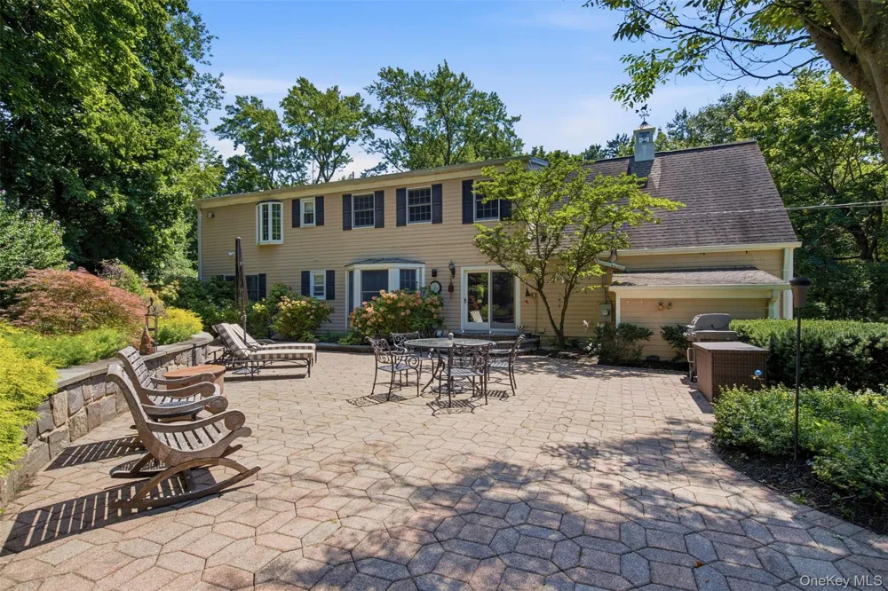 7 Private Road Huntington, NY 11743