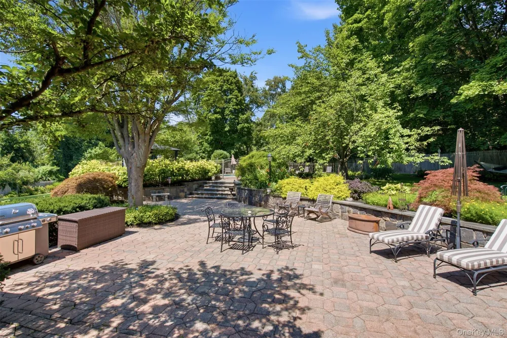 7 Private Road Huntington, NY 11743