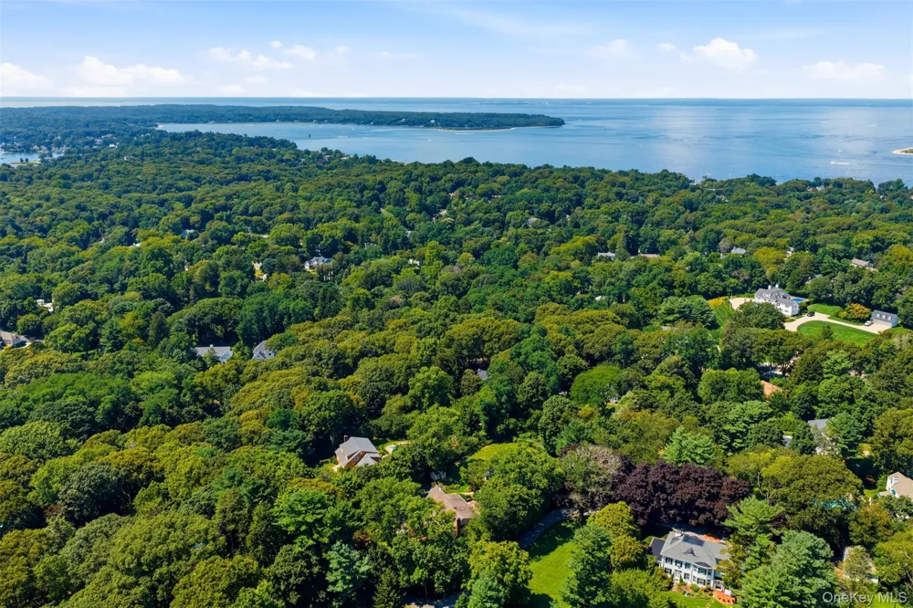 7 Private Road Huntington, NY 11743