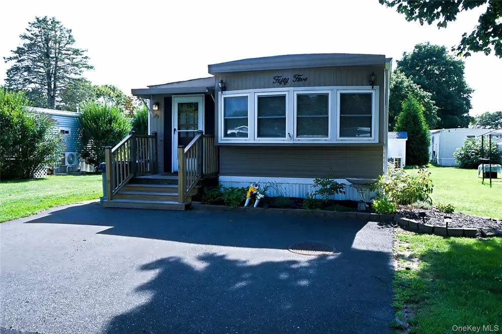 703 Fresh Pond Avenue #55 Calverton, NY 11933