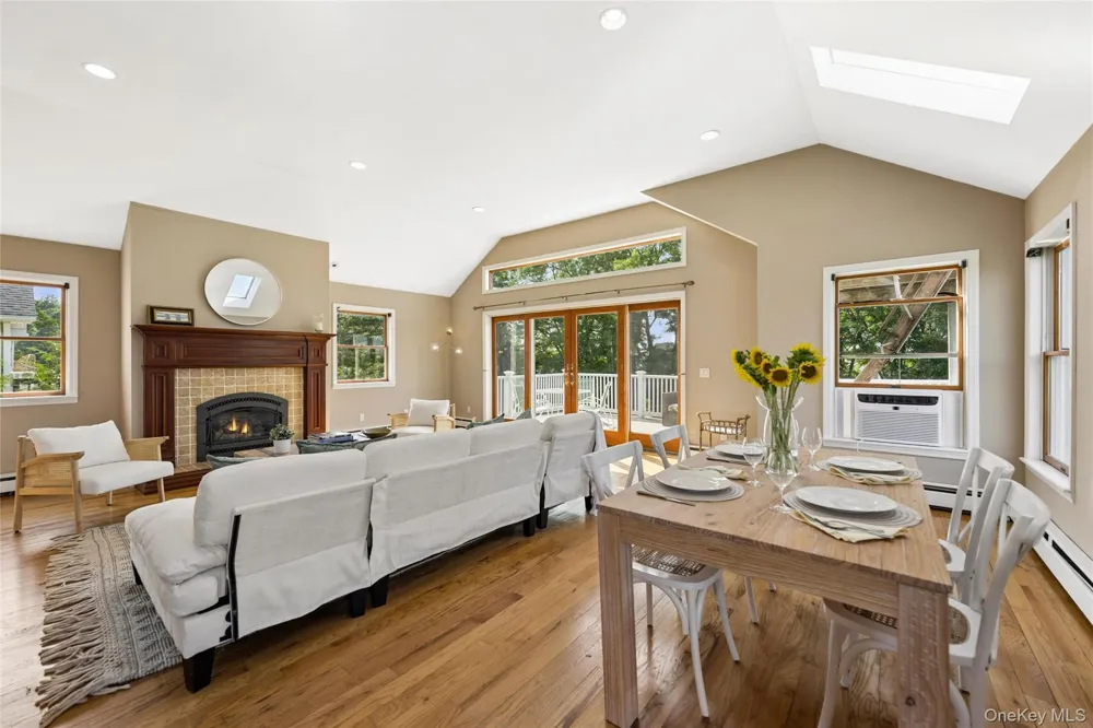 155 2nd Avenue Peconic, NY 11958
