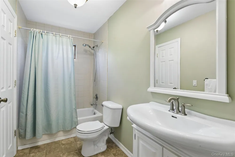 155 2nd Avenue Peconic, NY 11958