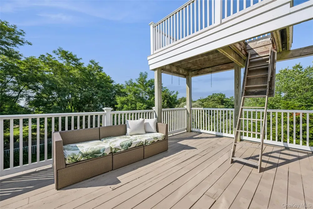 155 2nd Avenue Peconic, NY 11958