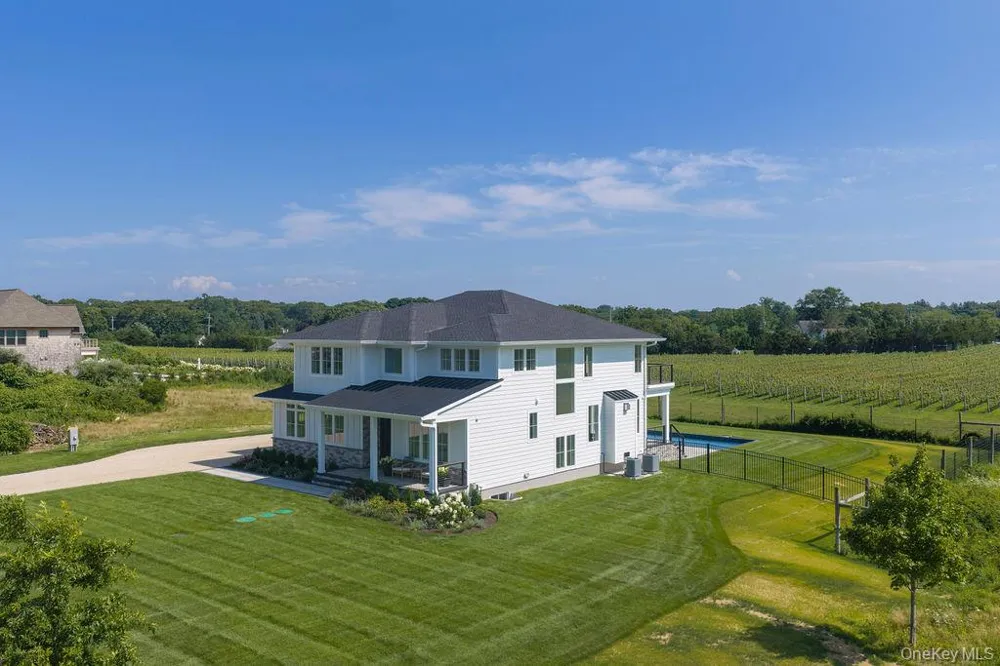 1135 Wildberry Lane Southold, NY 11971