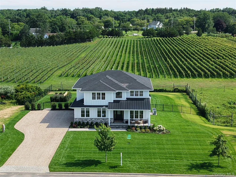 1135 Wildberry Lane Southold, NY 11971