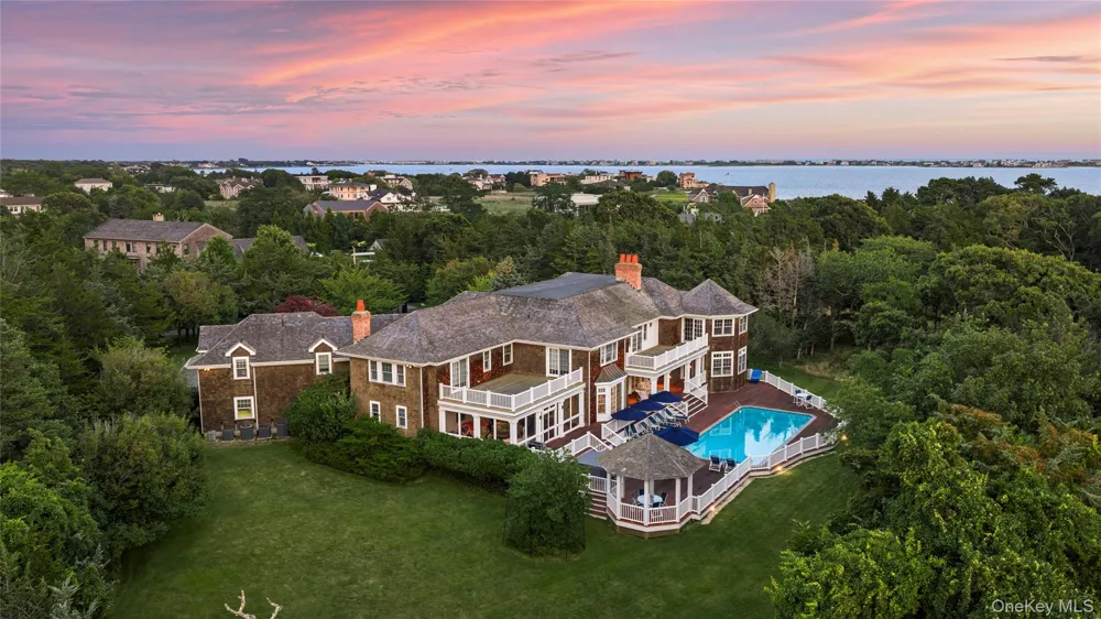 19 Jagger Lane Westhampton, NY 11977