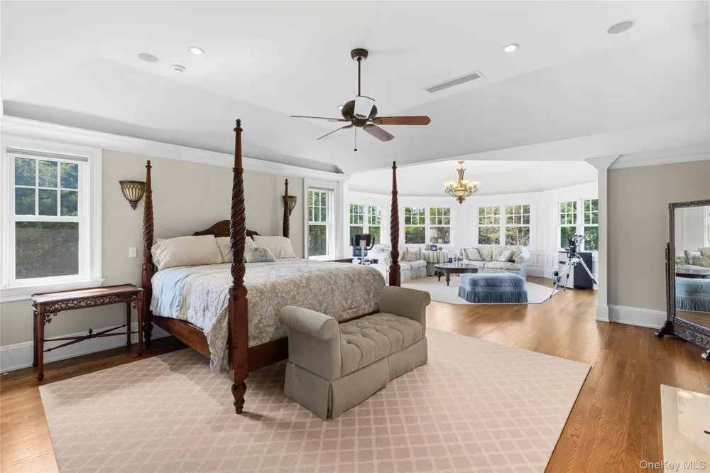 19 Jagger Lane Westhampton, NY 11977