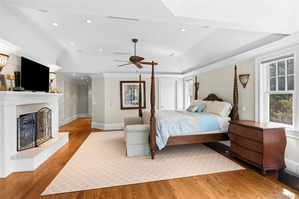 19 Jagger Lane Westhampton, NY 11977