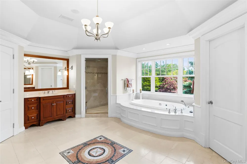 19 Jagger Lane Westhampton, NY 11977