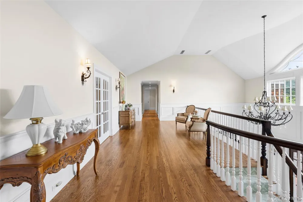 19 Jagger Lane Westhampton, NY 11977
