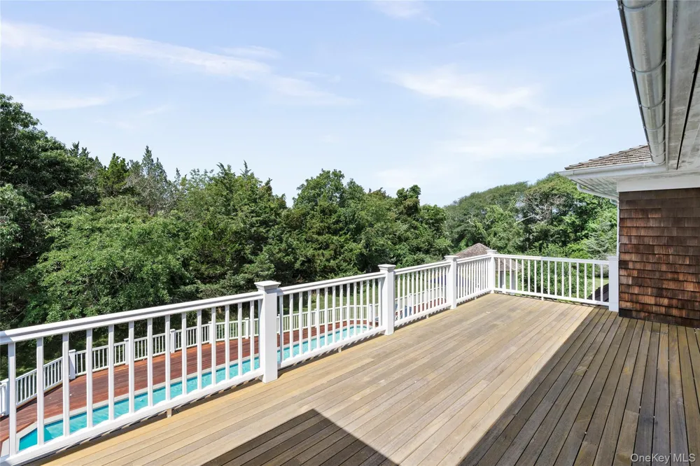 19 Jagger Lane Westhampton, NY 11977