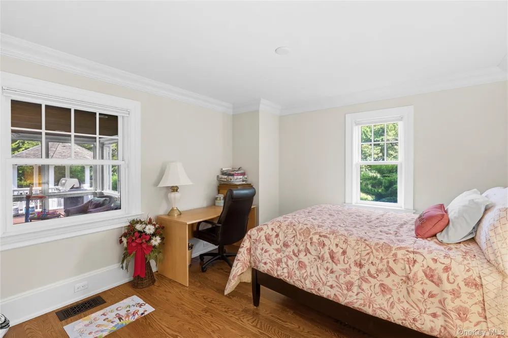 19 Jagger Lane Westhampton, NY 11977