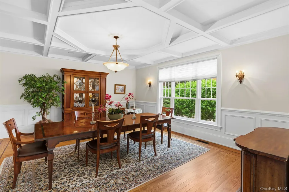 19 Jagger Lane Westhampton, NY 11977