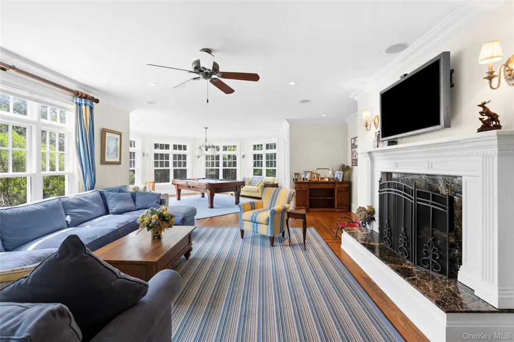 19 Jagger Lane Westhampton, NY 11977